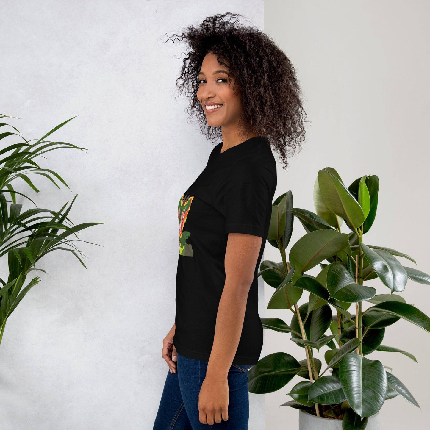 Queen Lilly Unisex t-shirt