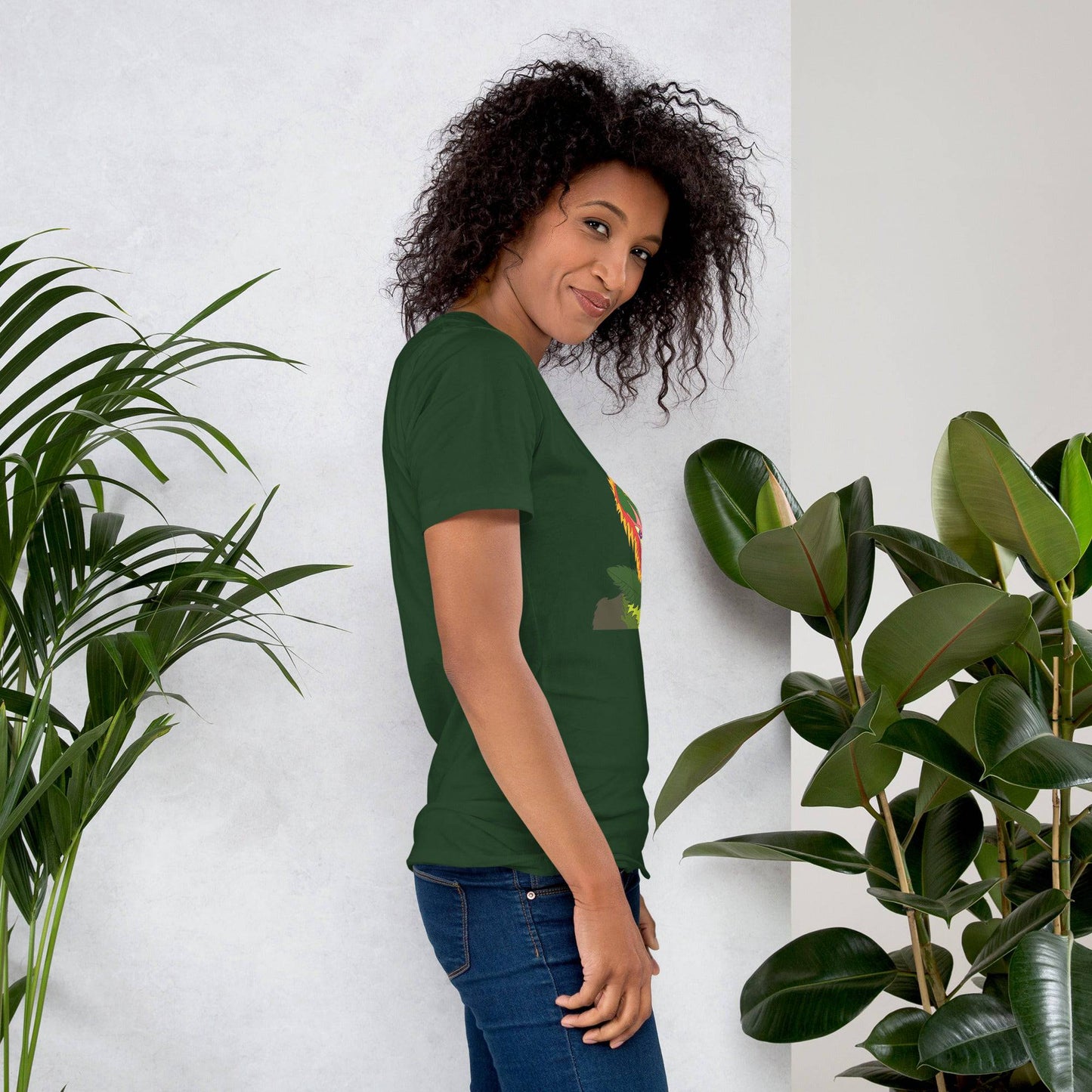 Queen Lilly Unisex t-shirt