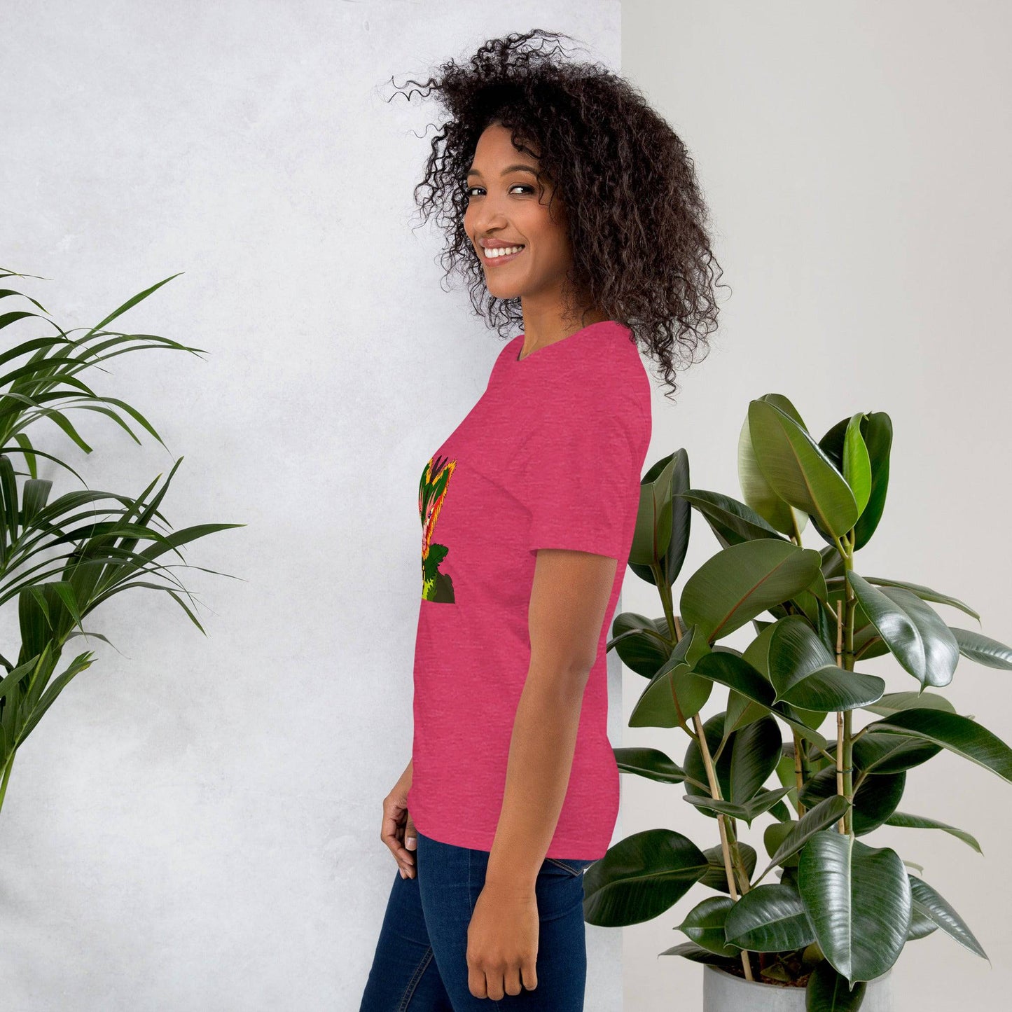 Queen Lilly Unisex t-shirt