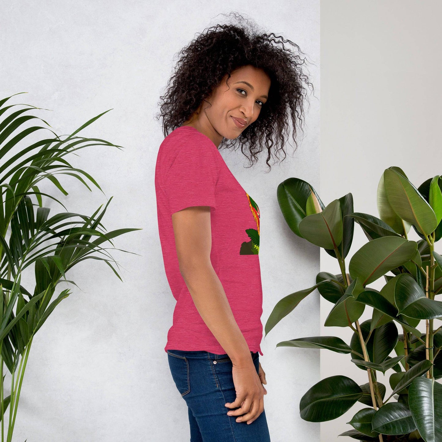 Queen Lilly Unisex t-shirt