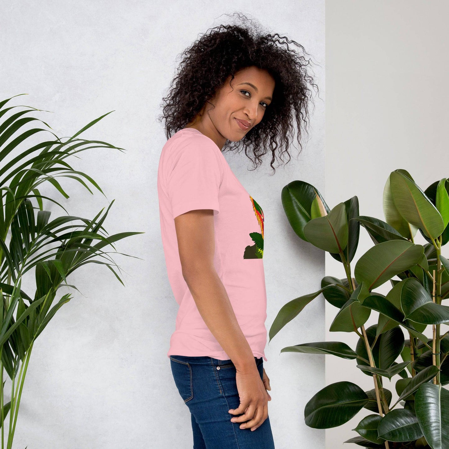 Queen Lilly Unisex t-shirt